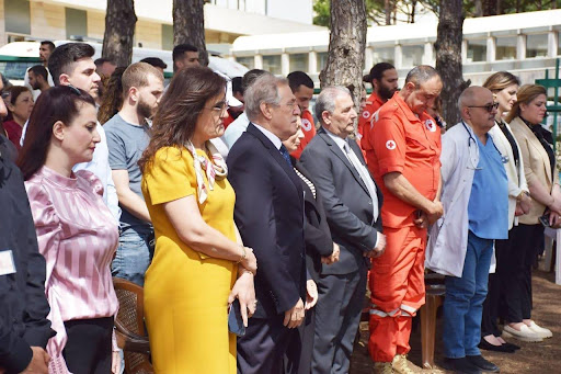 بمناسبة عيد التمريض وعيد القابلات وعيد العمال، نظّمت لجنة الترفيه في عين وزين ميديكال فيليدج احتفالًا بالمناسبة تكريمًا للجنود المجهولين الذين يصنعون الفرق كل يوم بصمتٍ وإخلاص.